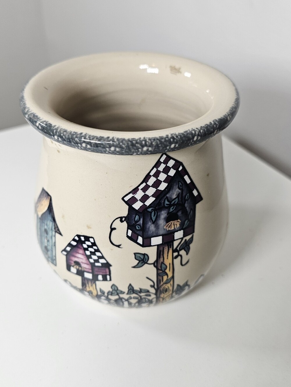 Home & Garden Party~2002 Crock~Vase w/Birdhouse Design~Sponged Rim~Made USA